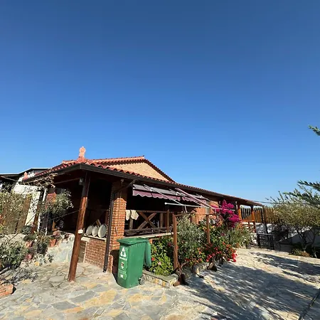 Golden Villa *